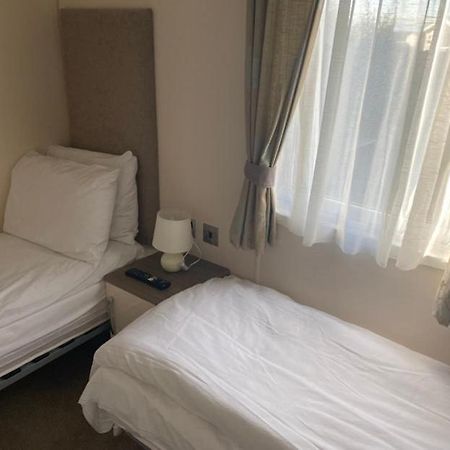 2 Bed, 2 Bath Lodge Style Caravan With Hot Tub & Private Garden At Patrington Haven Leisure Park Exteriér fotografie